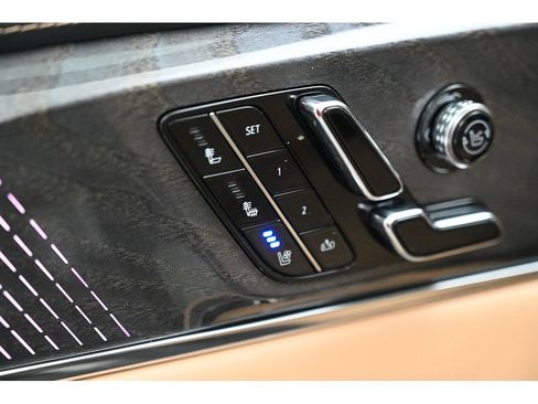 New 2025 Cadillac Escalade IQ Luxury 2 image 32