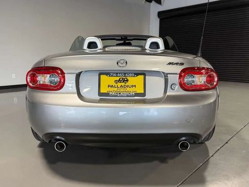 Used 2014 MAZDA MX-5 Miata Grand Touring RWD image 5