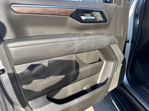 Used 2025 Chevrolet Tahoe Premier RWD image 13