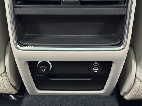 Used 2020 Porsche Cayenne S w/ Premium Package image 38