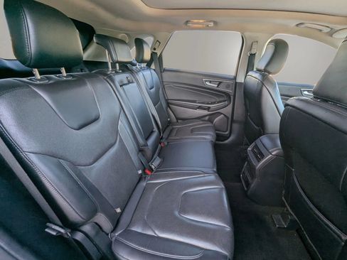 Used 2020 Ford Edge Titanium w/ Equipment Group 301A FWD image 17