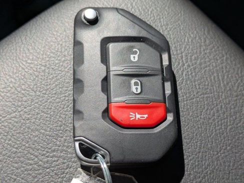 New 2025 Jeep Gladiator Sport image 25