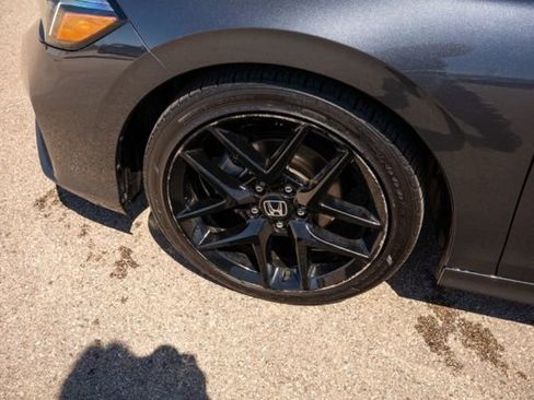 Used 2025 Honda Civic Sport image 12