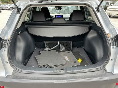 Used 2025 Toyota Corolla Cross LE FWD image 25