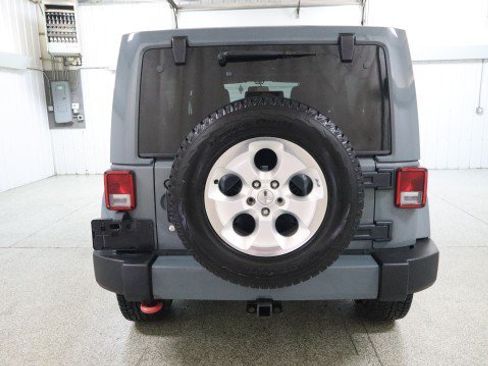 Used 2014 Jeep Wrangler Unlimited Sahara w/ Connectivity Group AWD/4WD image 8
