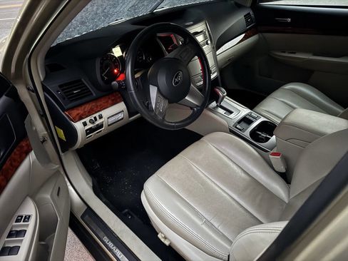 Used 2010 Subaru Outback 2.5i Limited w/ Popular Equipment Group 2A image 7