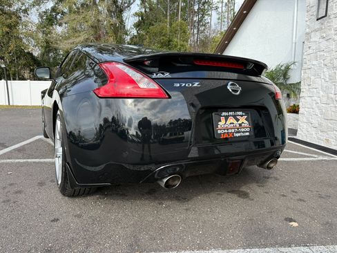 Used 2009 Nissan 370Z Touring image 4