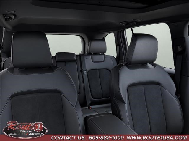 New 2026 Jeep Grand Cherokee Altitude AWD/4WD image 27