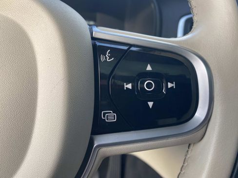 Used 2019 Volvo XC90 T5 Momentum w/ Protection Package Premier image 20