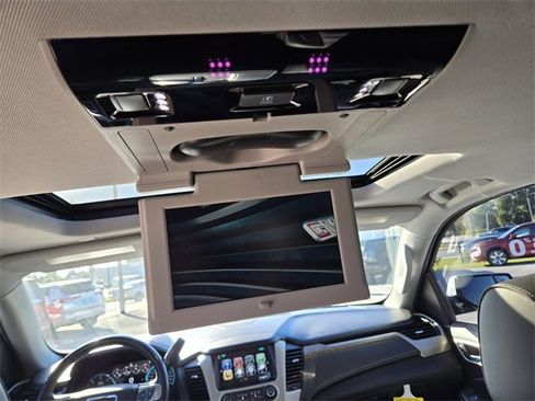 Used 2020 GMC Yukon Denali w/ Denali Premium Package image 13