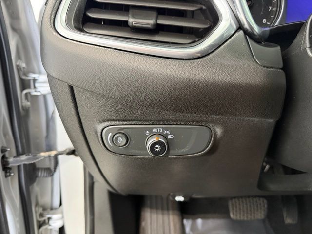 Used 2021 Chevrolet Equinox LT AWD/4WD image 11
