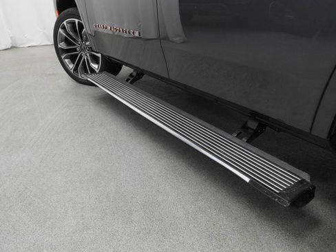 Used 2022 Jeep Grand Wagoneer Series III image 28