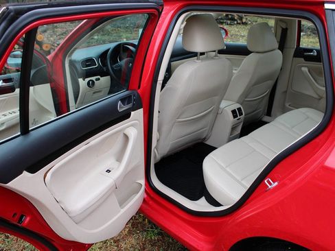 Used 2013 Volkswagen Jetta SE image 24