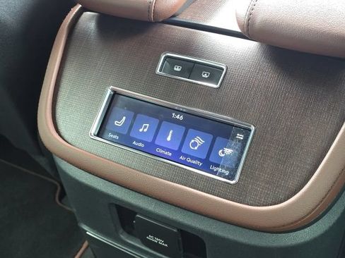 Used 2025 Lincoln Navigator L Reserve AWD/4WD image 21