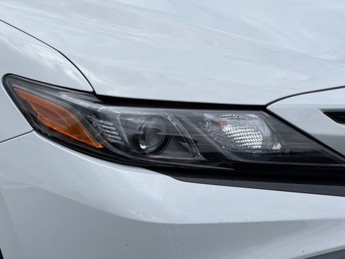 Used 2023 Toyota Camry SE FWD image 11