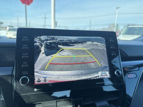 Used 2021 Toyota Camry XLE image 19