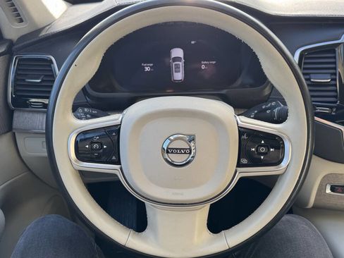 Used 2023 Volvo XC90 T8 Ultimate w/ Lounge Package image 32