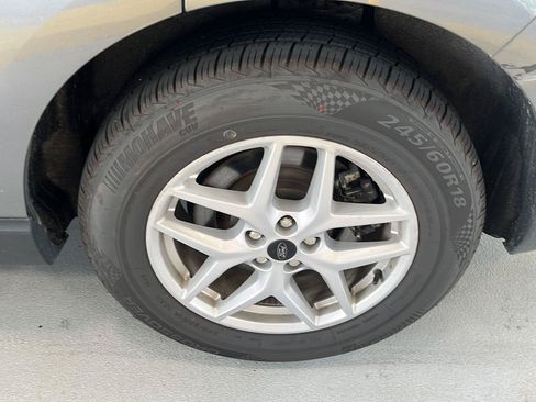 Used 2024 Ford Edge SEL AWD/4WD image 9