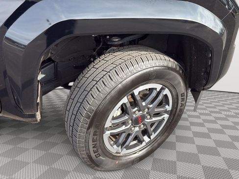 Used 2024 Toyota Tacoma TRD Sport image 17