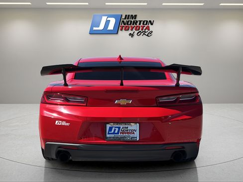Used 2018 Chevrolet Camaro SS RWD image 6