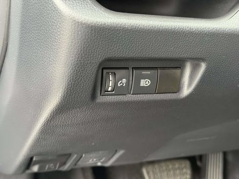 Used 2021 Toyota RAV4 XLE AWD/4WD image 19