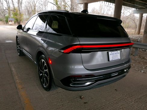 Used 2024 Lincoln Nautilus Reserve image 44