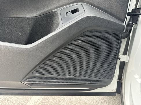 Certified 2022 Volkswagen Tiguan SEL R-Line image 25