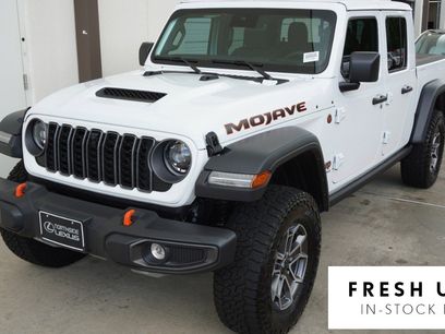 Used 2025 Jeep Gladiator Mojave w/ Convenience Group