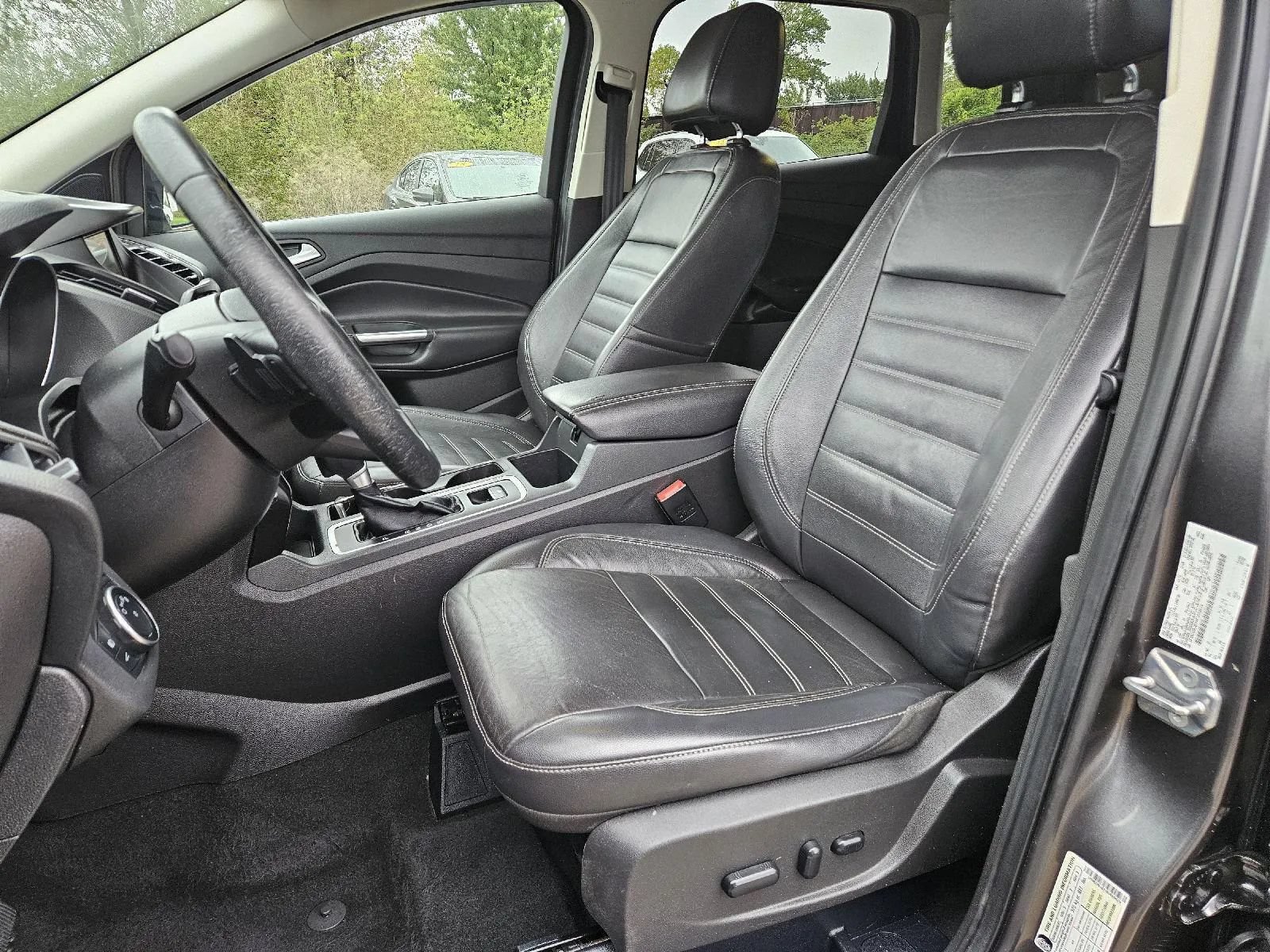 Used 2017 Ford Escape Titanium AWD/4WD image 14