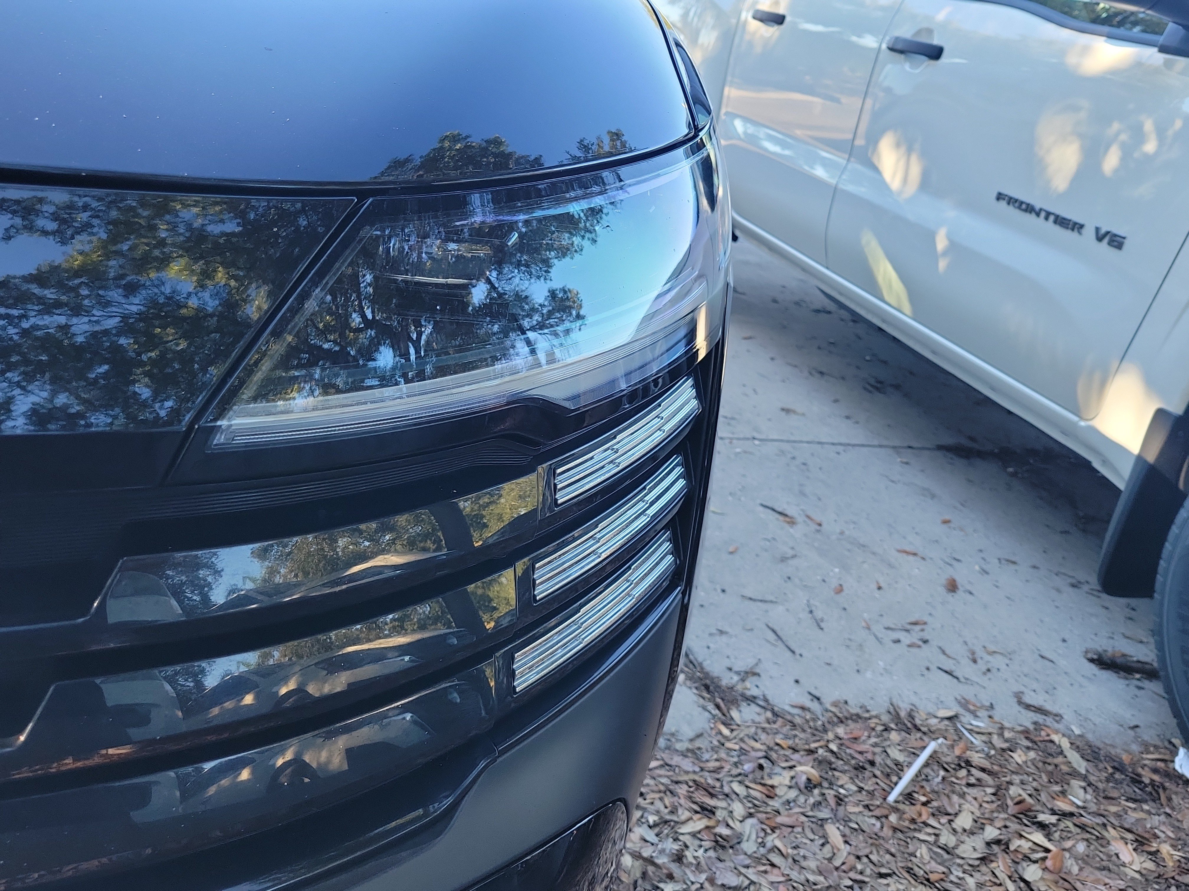 Certified 2025 Nissan Kicks SV FWD image 3