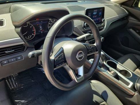 Used 2023 Nissan Altima 2.5 SR FWD image 17