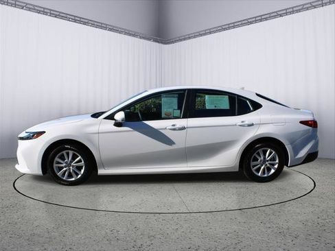 Certified 2025 Toyota Camry LE image 5