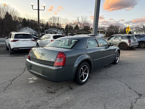 Used 2005 Chrysler 300 C w/ Protection Group II image 3