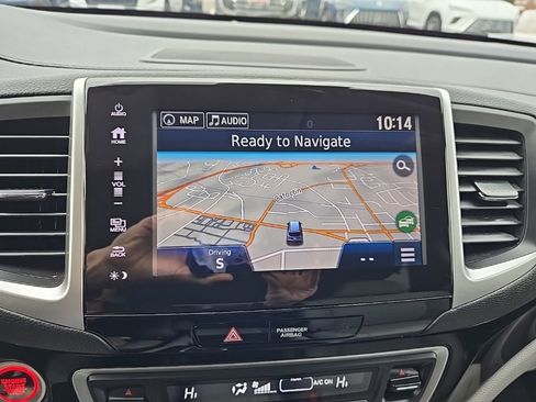 Used 2018 Honda Pilot Touring image 30