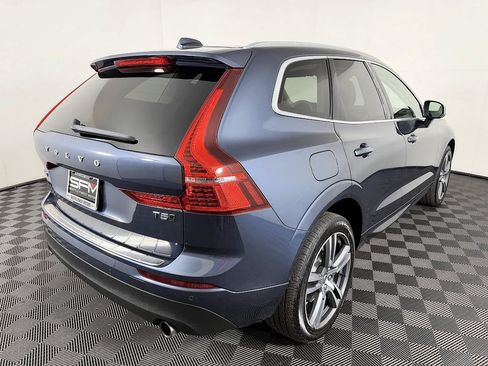 Used 2021 Volvo XC60 T5 Momentum w/ Premium Package AWD/4WD image 8