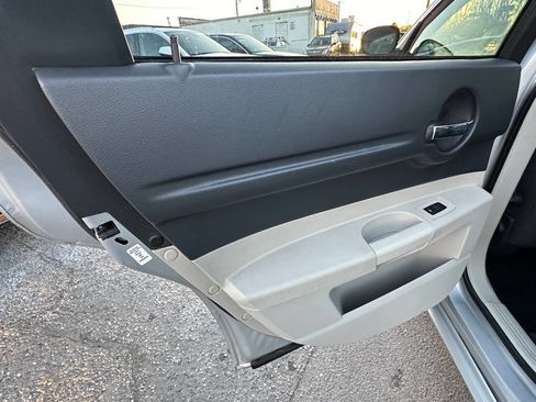 Used 2006 Dodge Magnum SE RWD image 10