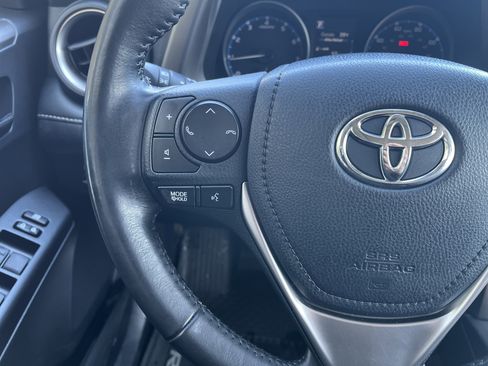 Used 2018 Toyota RAV4 XLE image 19