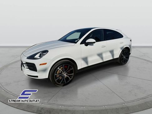 Used 2023 Porsche Cayenne Platinum Edition image 7