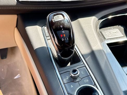 Used 2024 Cadillac Escalade Premium Luxury RWD image 27