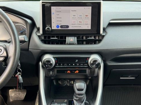 Used 2024 Toyota RAV4 LE image 15