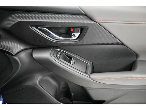 Used 2024 Subaru Crosstrek 2.5i Limited w/ Crosstrek Mirror Package AWD/4WD image 18