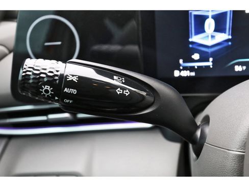 Certified 2025 Hyundai Elantra SEL image 17