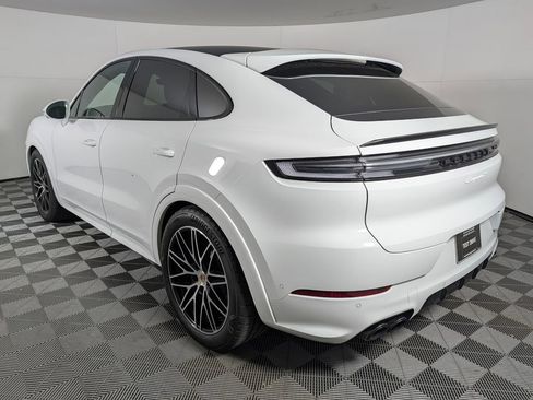 Used 2026 Porsche Cayenne S AWD/4WD image 3