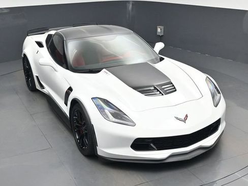 Used 2016 Chevrolet Corvette Z06 w/ 3LZ Preferred Equipment Group RWD image 26