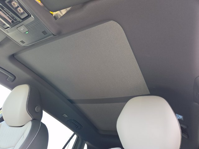 New 2026 Volkswagen Tiguan SE R-Line FWD image 7