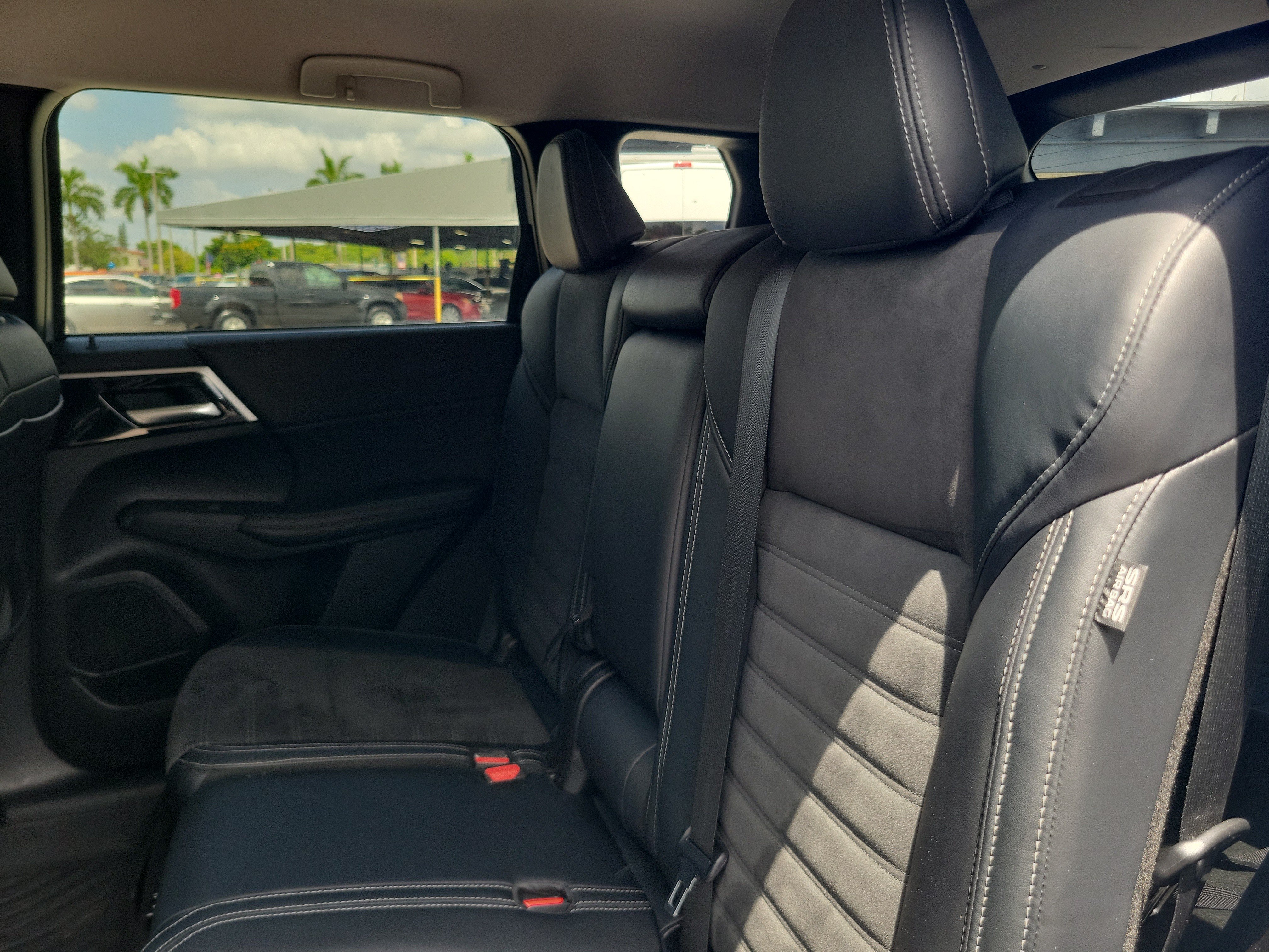Used 2024 Mitsubishi Outlander SE FWD image 15