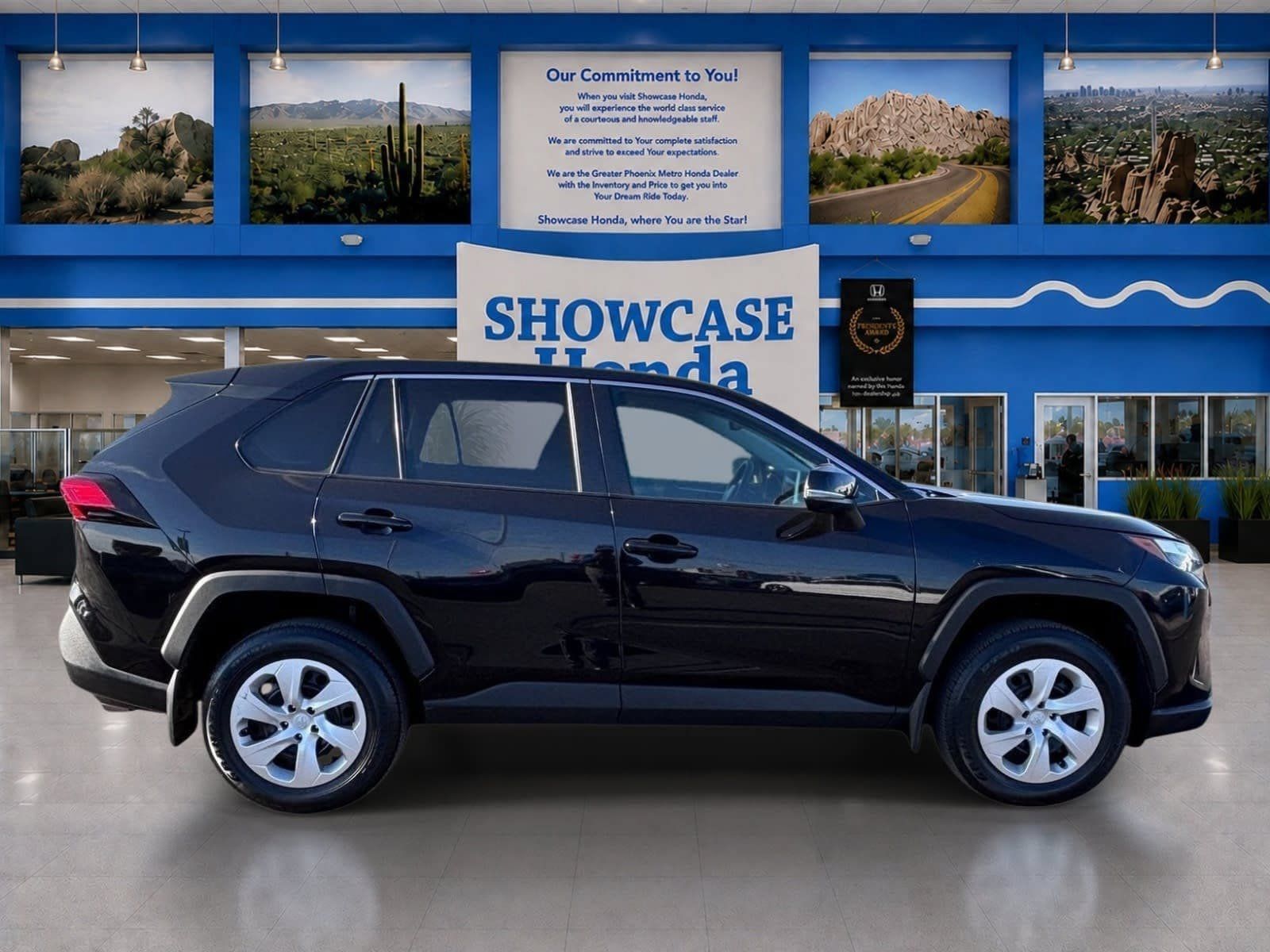 Used 2024 Toyota RAV4 LE FWD image 9
