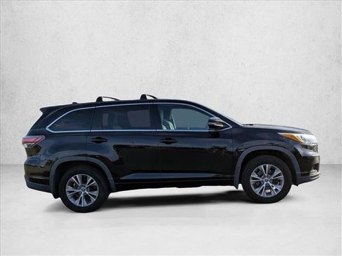 Used 2016 Toyota Highlander Plus image 4