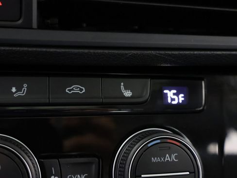 Used 2024 Volkswagen Jetta SE FWD image 50