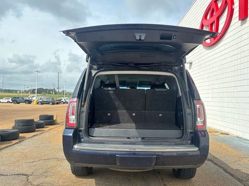 Used 2017 GMC Yukon Denali image 28
